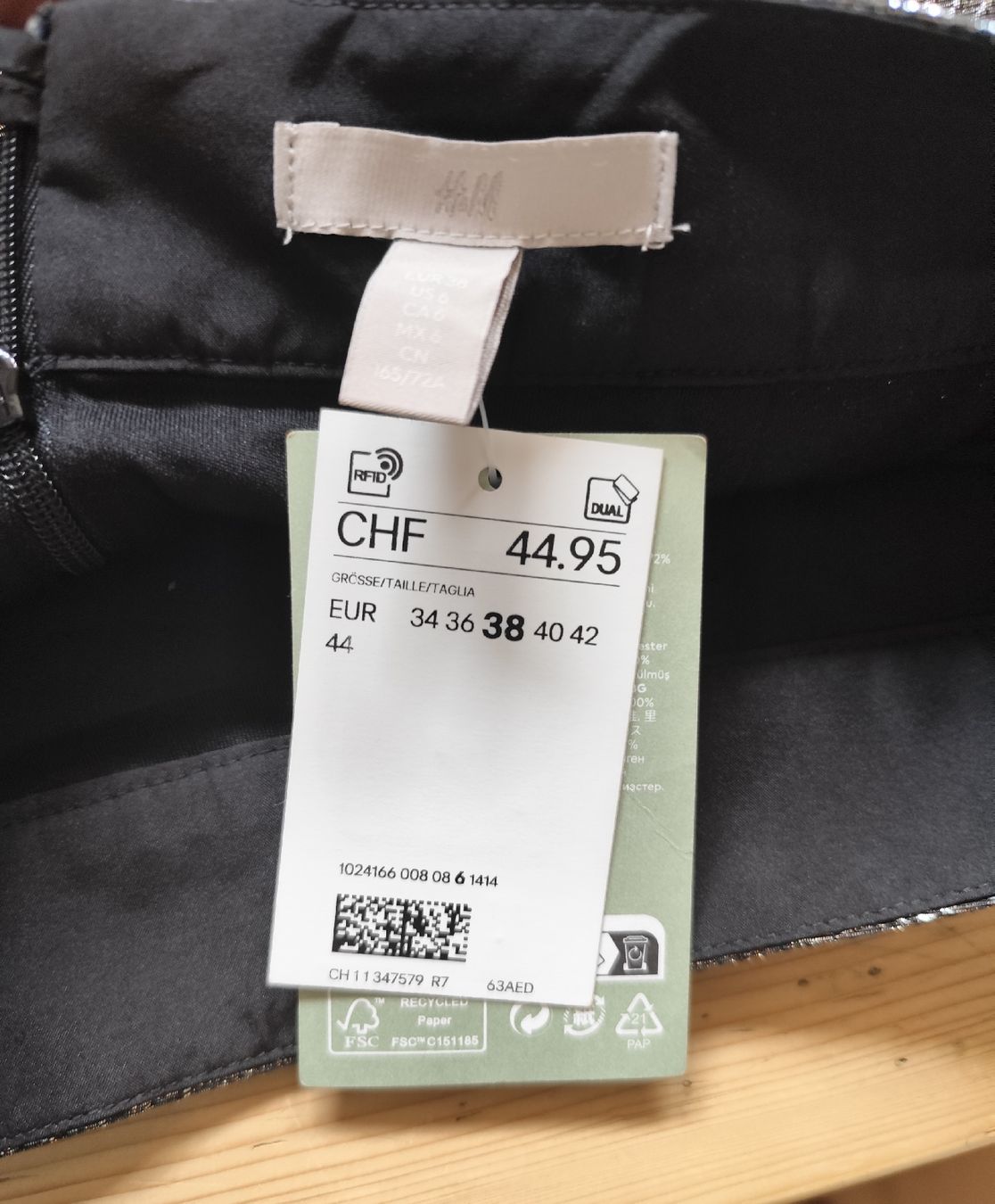 H&M Gonne: Mini Jupe Gr. 38 – Nuovo e nell'imballaggio originale da Stettlen venduto da gpa18 2