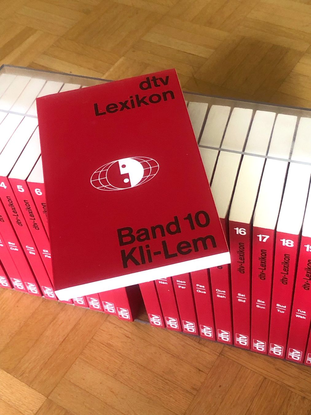 Libri: dtv-Lexikon in Taschenbuchformat – Usato da Männedorf venduto da ste_b6y7 1