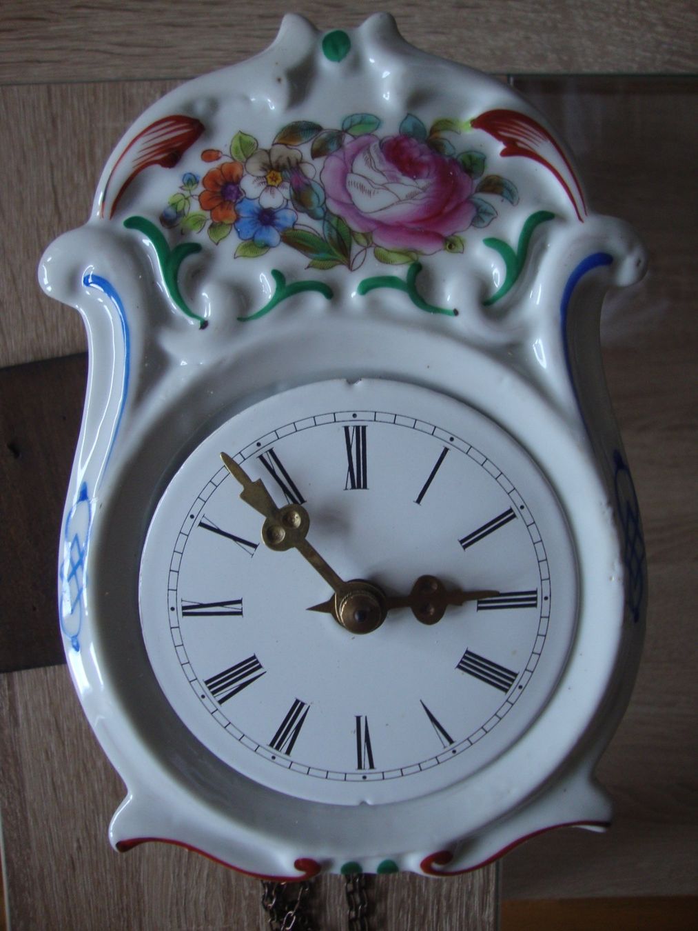 Orologi: Porzellan Uhr – Usato da Disentis-Muster venduto da Bix03