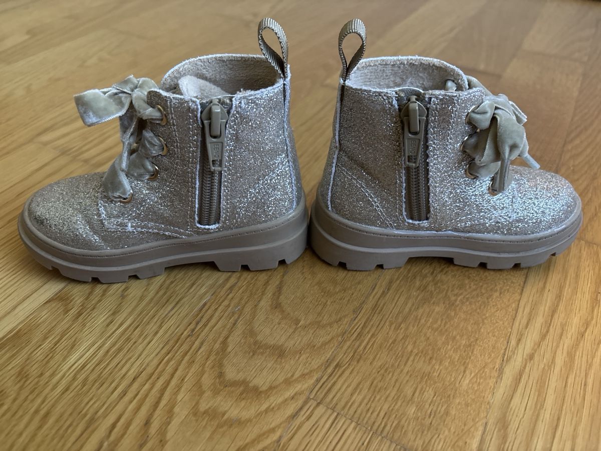 H&M Scarpe per ragazze: H&M Kinderstiefel Glitzer goldig, Gr. 20/21 – Usato da Kemptthal venduto da bklaudia 4