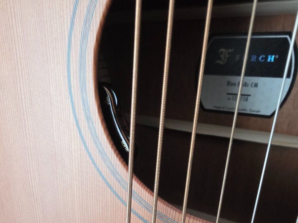 Strumenti musicali: FURCH Baritone Westerngitarre mit Tonabnehmer – Nuovo (secondo la descrizione) da Embrach venduto da Bele9 5