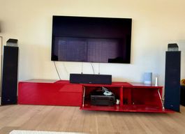 Hochwertiges Lowboard rot lackiert, 270 cm breit
