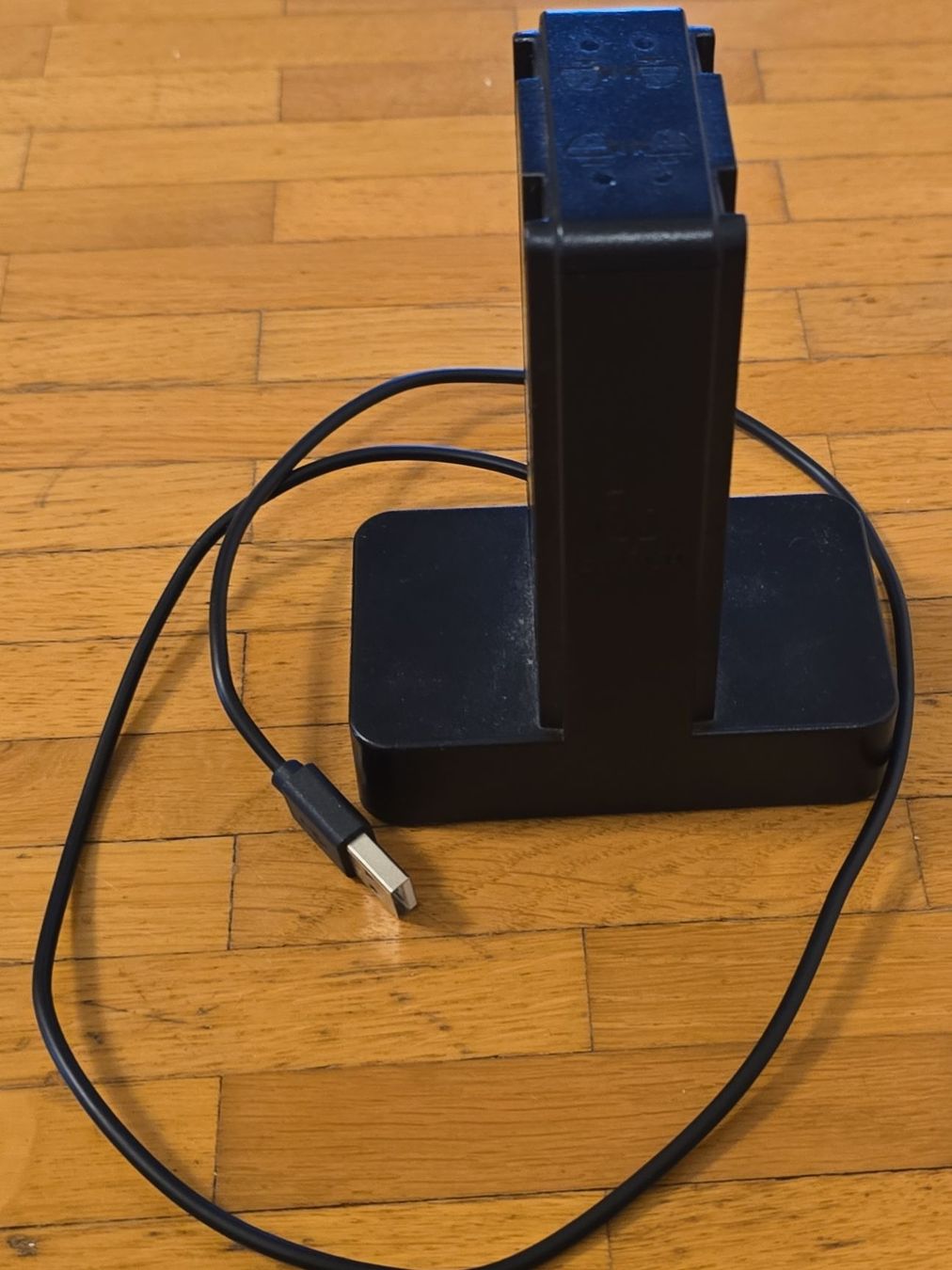 Nintendo Adattatori & Cavi: Ladestation für Nintendo Switch Controller – Usato da Jona venduto da nin_qcj5