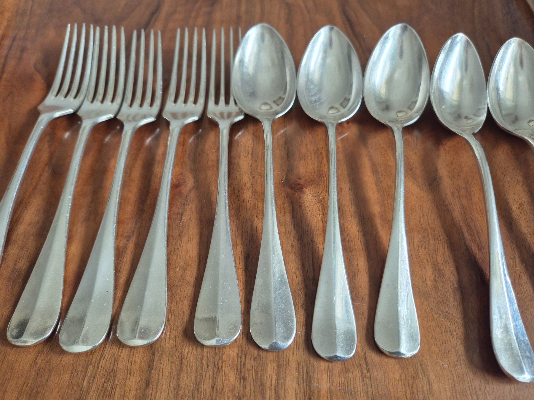 Set di posate: Besteck Set, Vintage, 5 Gabeln & 5 Löffel, Silberlook – Usato da Bern venduto da aronari