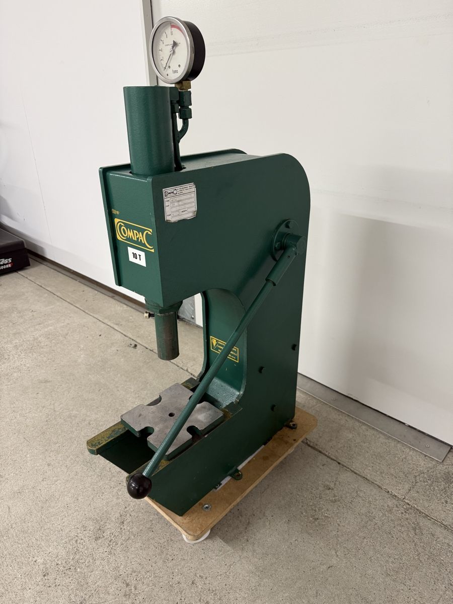 Tutte le macchine: Hydraulikpresse COMPAC 10T – Usato da Sirnach venduto da S54Power 1