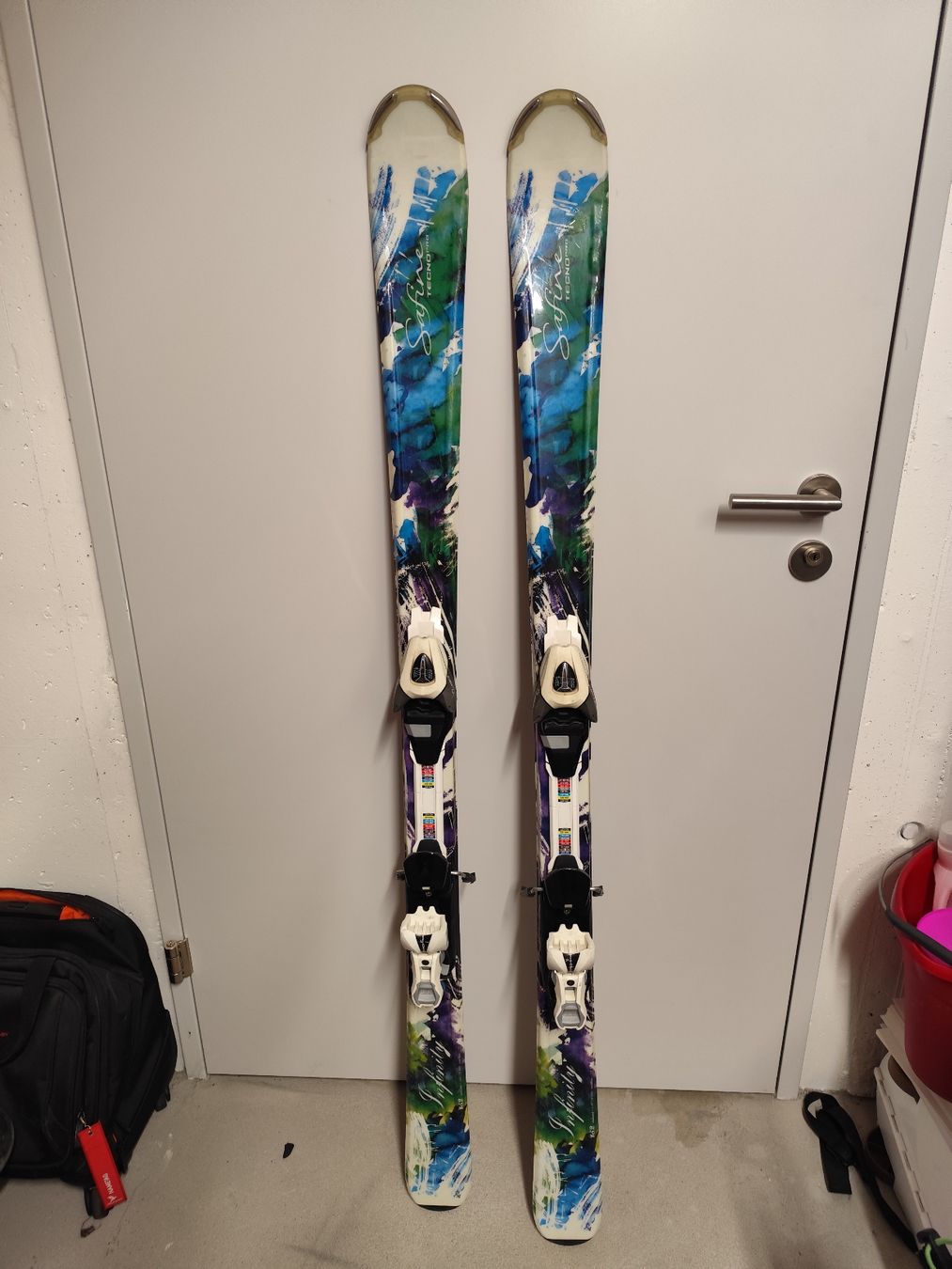 Skis: Sufine Infinity Ski mit Bindung gebrauchter Zustand – Gebraucht aus Zürich von Cris32