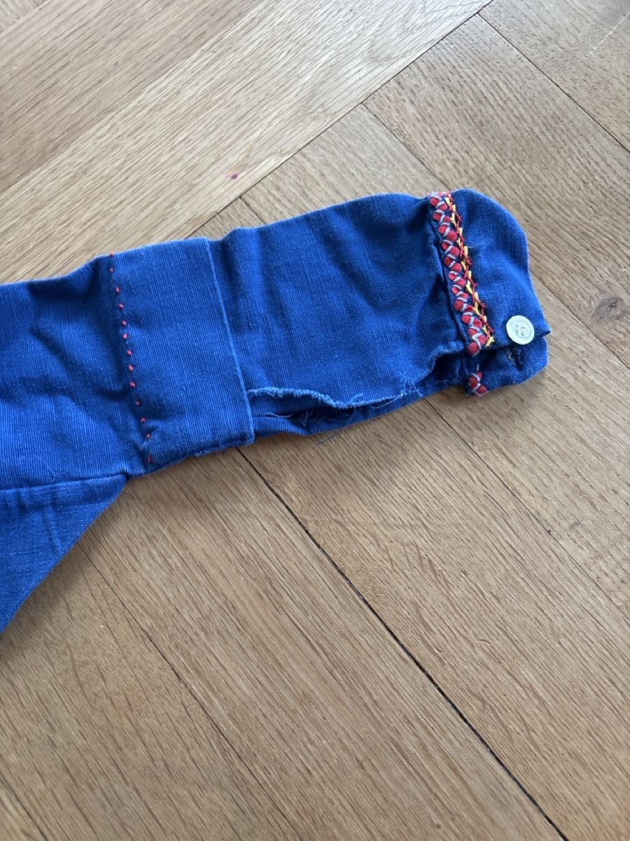 Camicette: Kinder Trachtenbluse, blau mit Stickerei – Usato da Winterthur venduto da Pulator 2