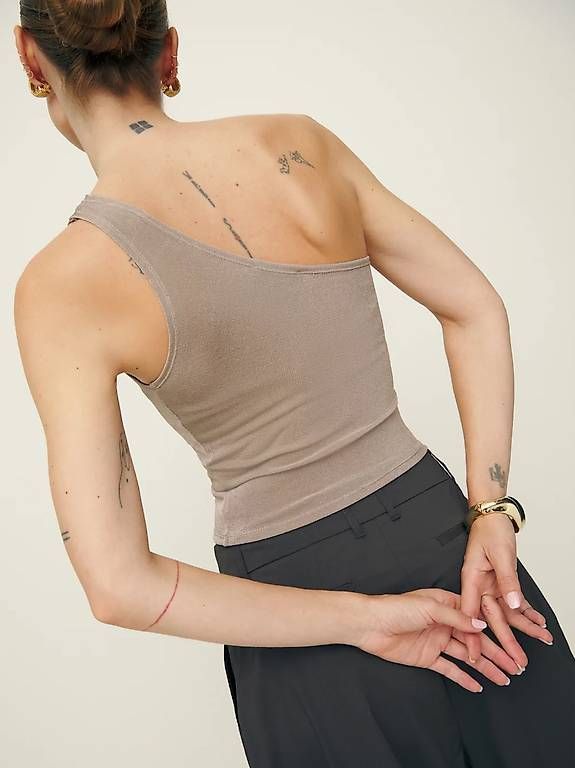 Top: Reformation Maddie Knit Top – Usato da Zürich venduto da mar_adentro 1