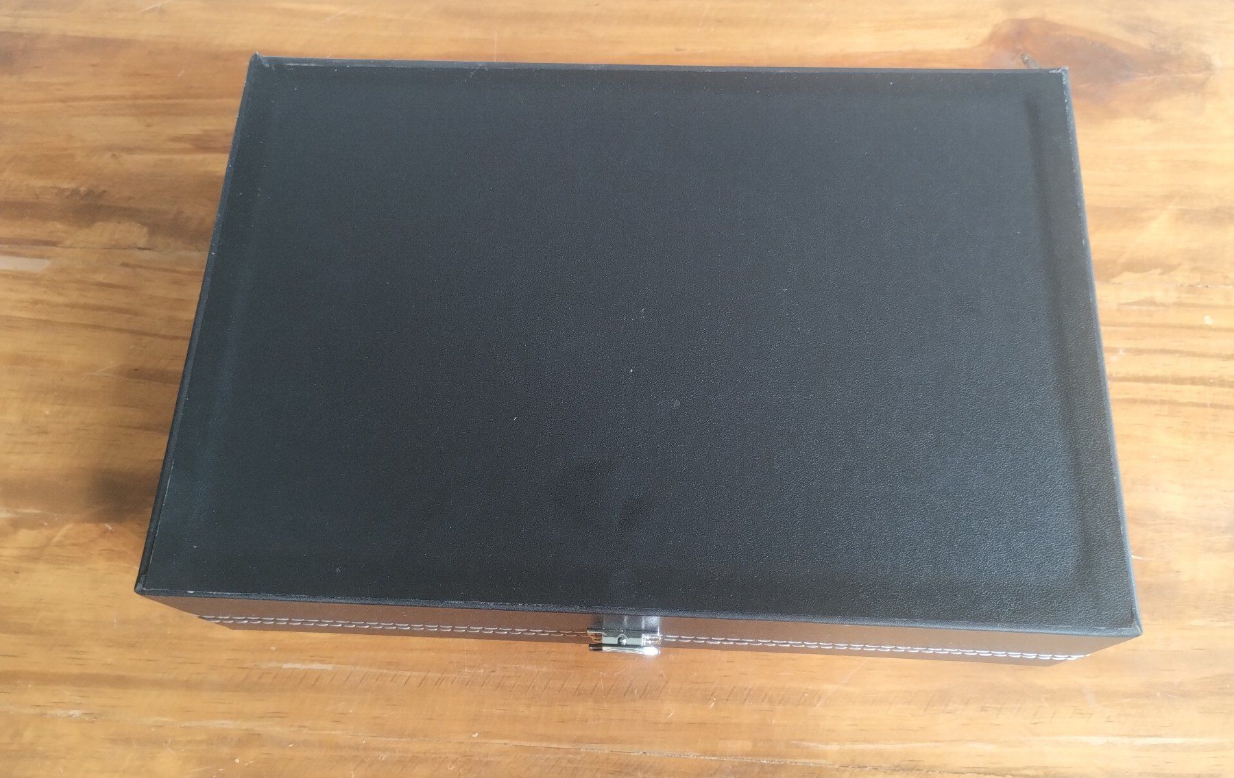 Uhrenboxen: Uhrenbox für 12 Uhren PU Leder – Neu und originalverpackt aus Lausanne von WATCH-WORLD 7