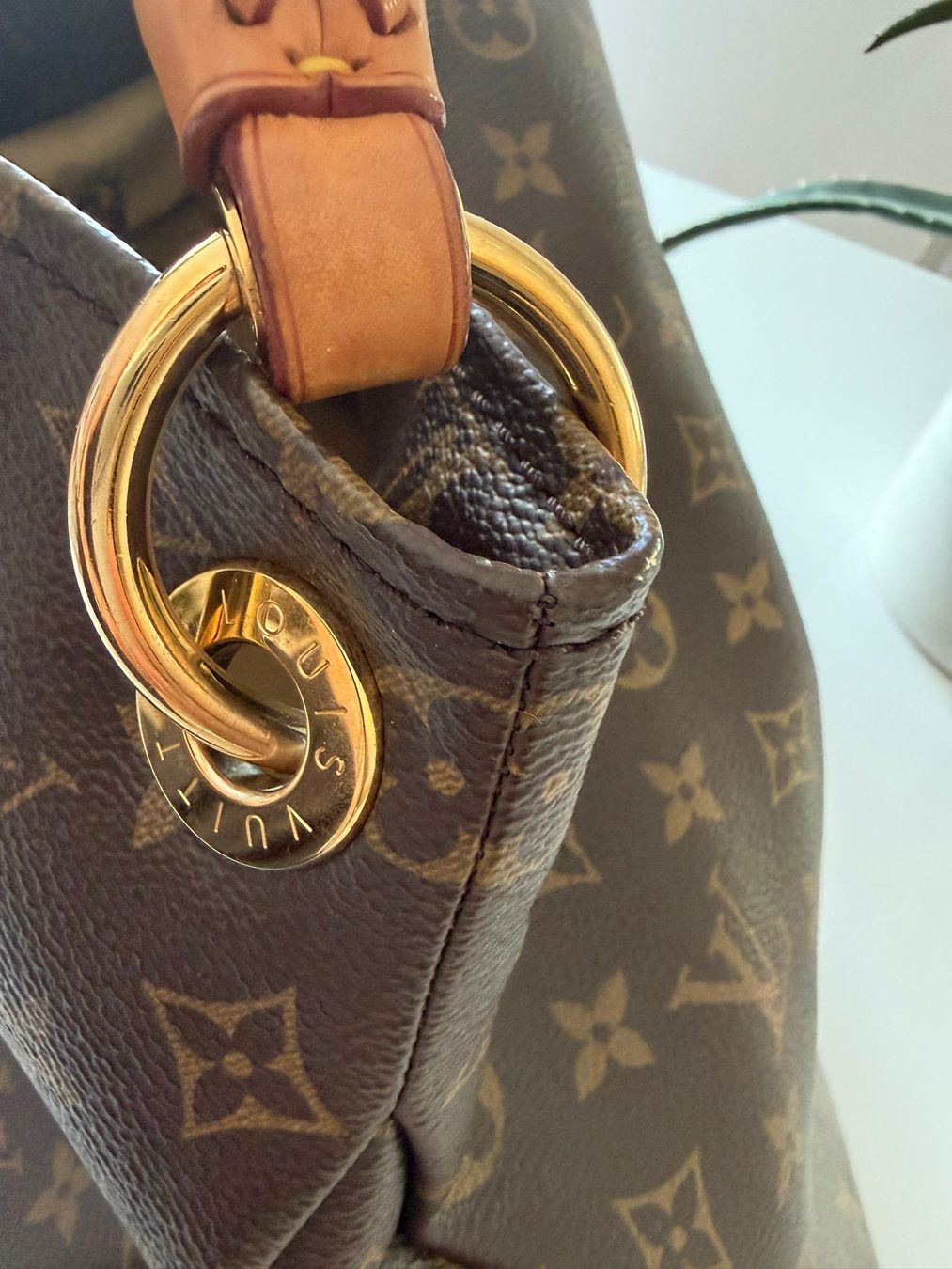 Sacs femmes: Artsy Louis vuitton – D'occasion à Mont-sur-Lausanne par Aerith.FFVII 2