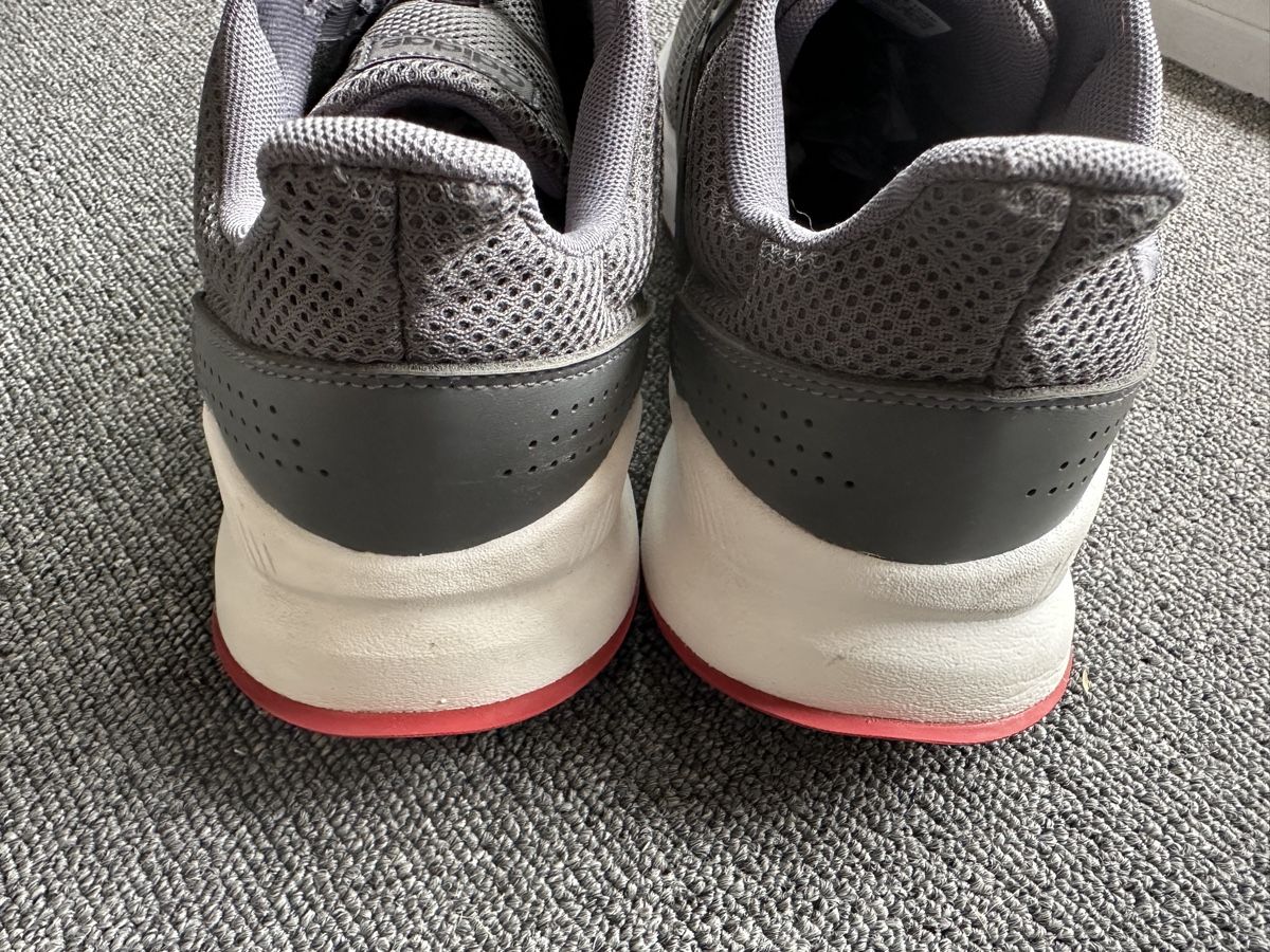 Adidas Herrenschuhe: Adidas homme taille 44.5 gris – Gebraucht aus Bulle von LeMoleson 2