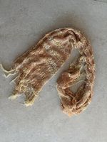 Joli foulard de fête ajouré, tons crème