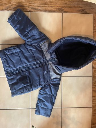 Kinder Jacke dunkelblau Grösse 9M guter Zustand