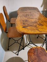 Table en bois massif et fer forgé 