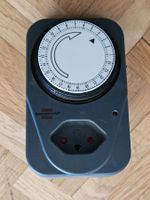 Zeitschaltuhr Brennenstuhl MZ 20 mit Schalter und CH-Stecker