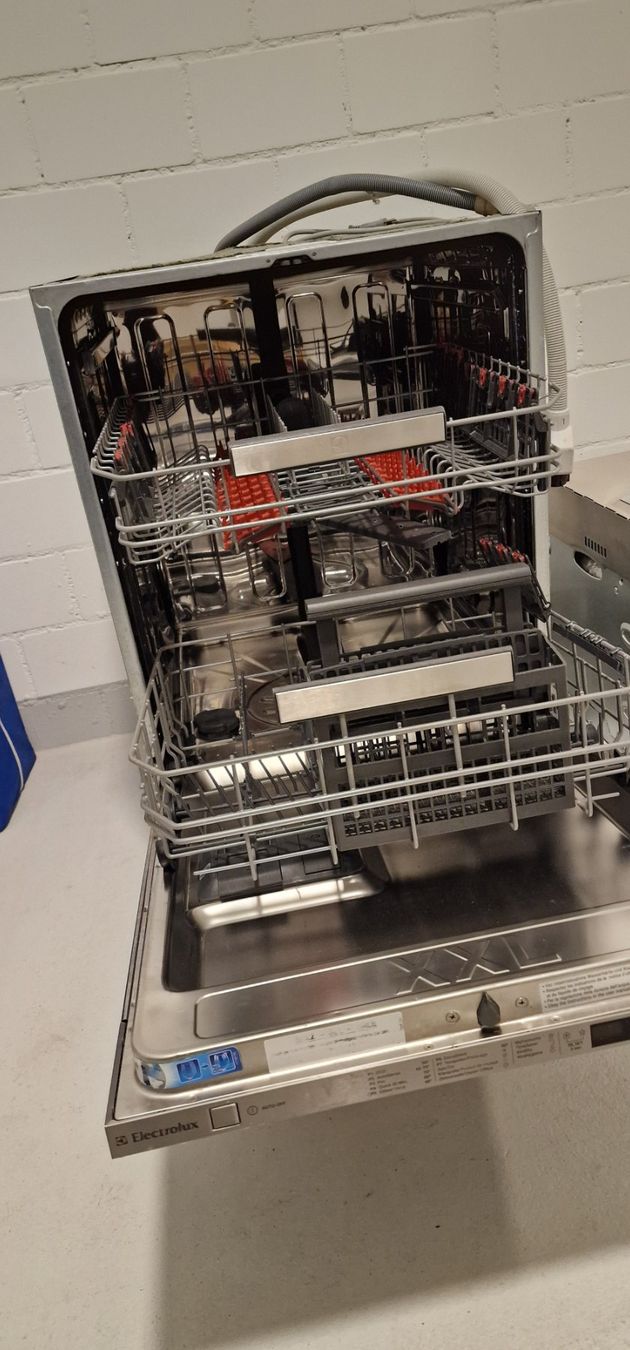 Electrolux Lavastoviglie: Electrolux Einbau-Geschirrspüler GA60GLVS / XXL – Usato da Hinwil venduto da Felsenhof-Didi 3