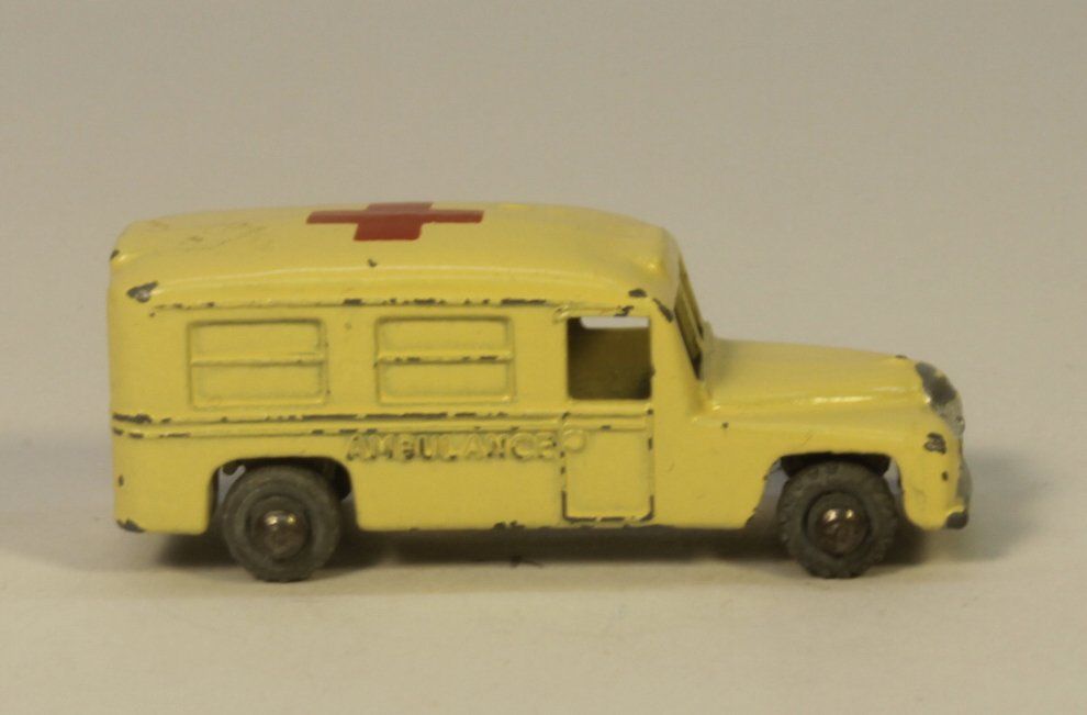 Matchbox Voitures modèles: Matchbox Lesney 14A Daimler Ambulance – D'occasion à Zofingen par Trukli58 1