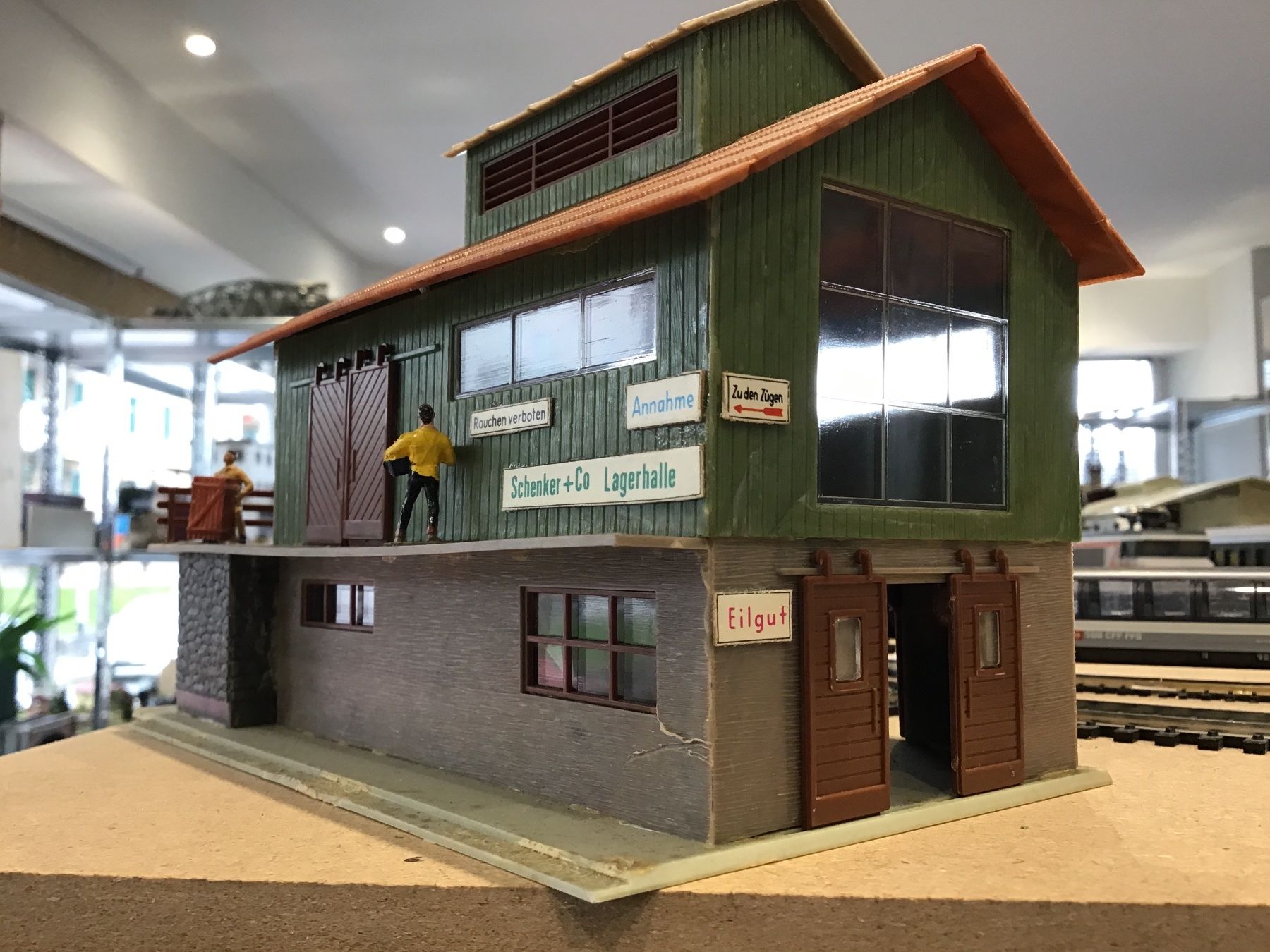 Faller Modellini di ferrovie: FALLER FABRIKUMSCHLAGSHALLE H0 FALLER – Usato da Männedorf venduto da Spezial-Modelle