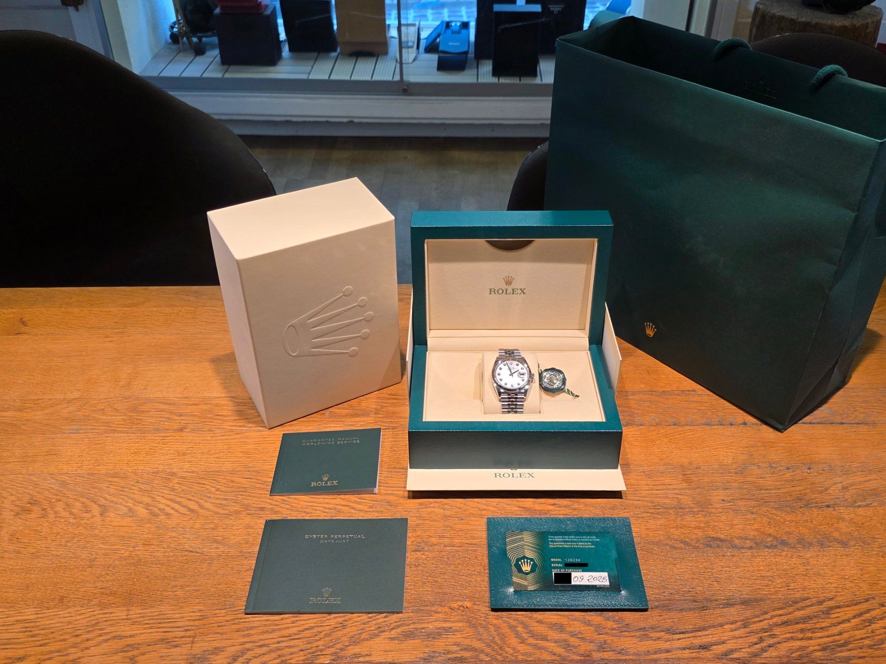 Rolex Orologi: ROLEX DATEJUST 36 / MOP-DIAMOND DIAL / 2025 FULL SET – Usato da Zürich venduto da YB_Zuerich 7
