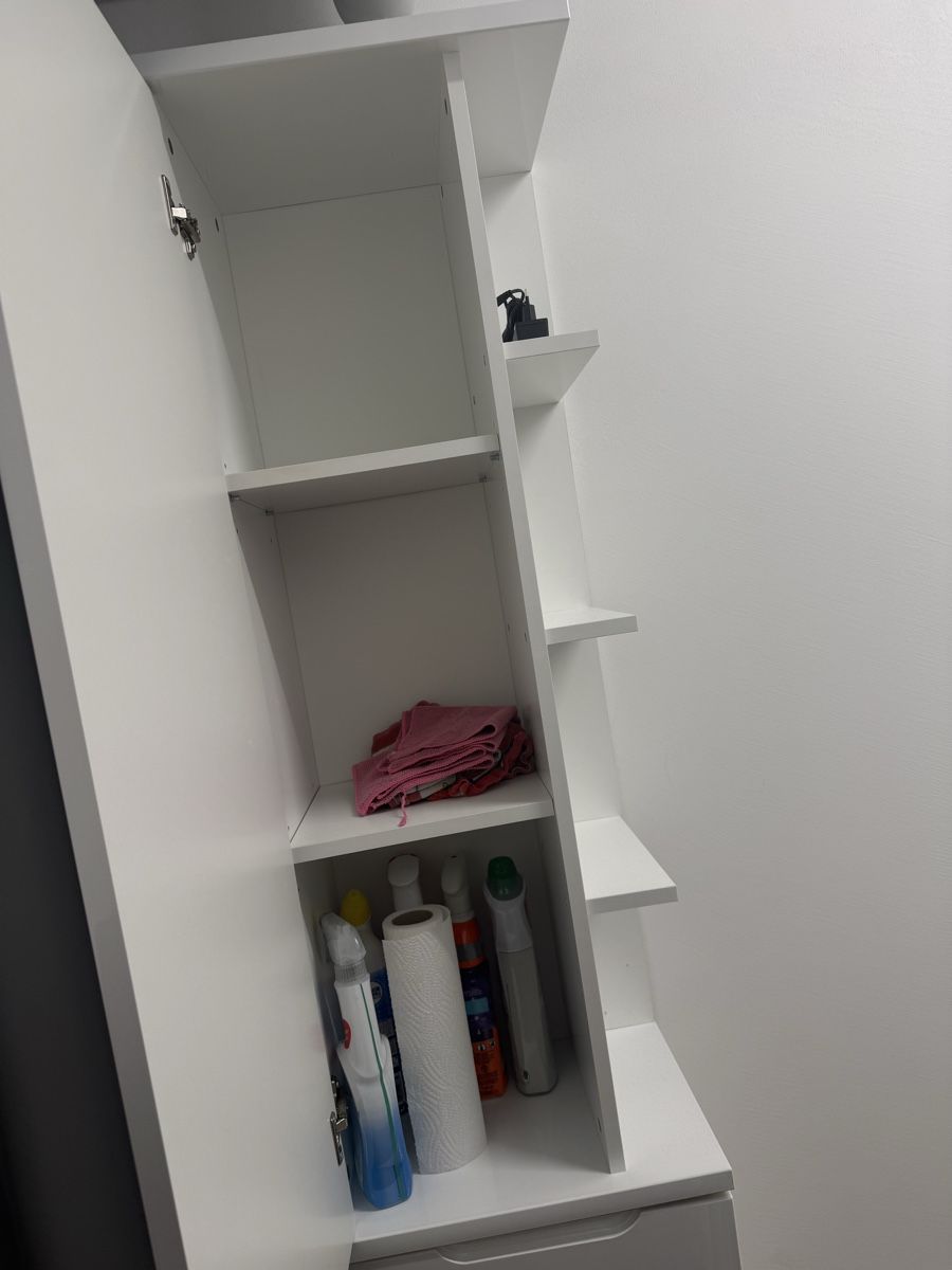Schränke: Badezimmer Möbel – Gebraucht aus  von  2