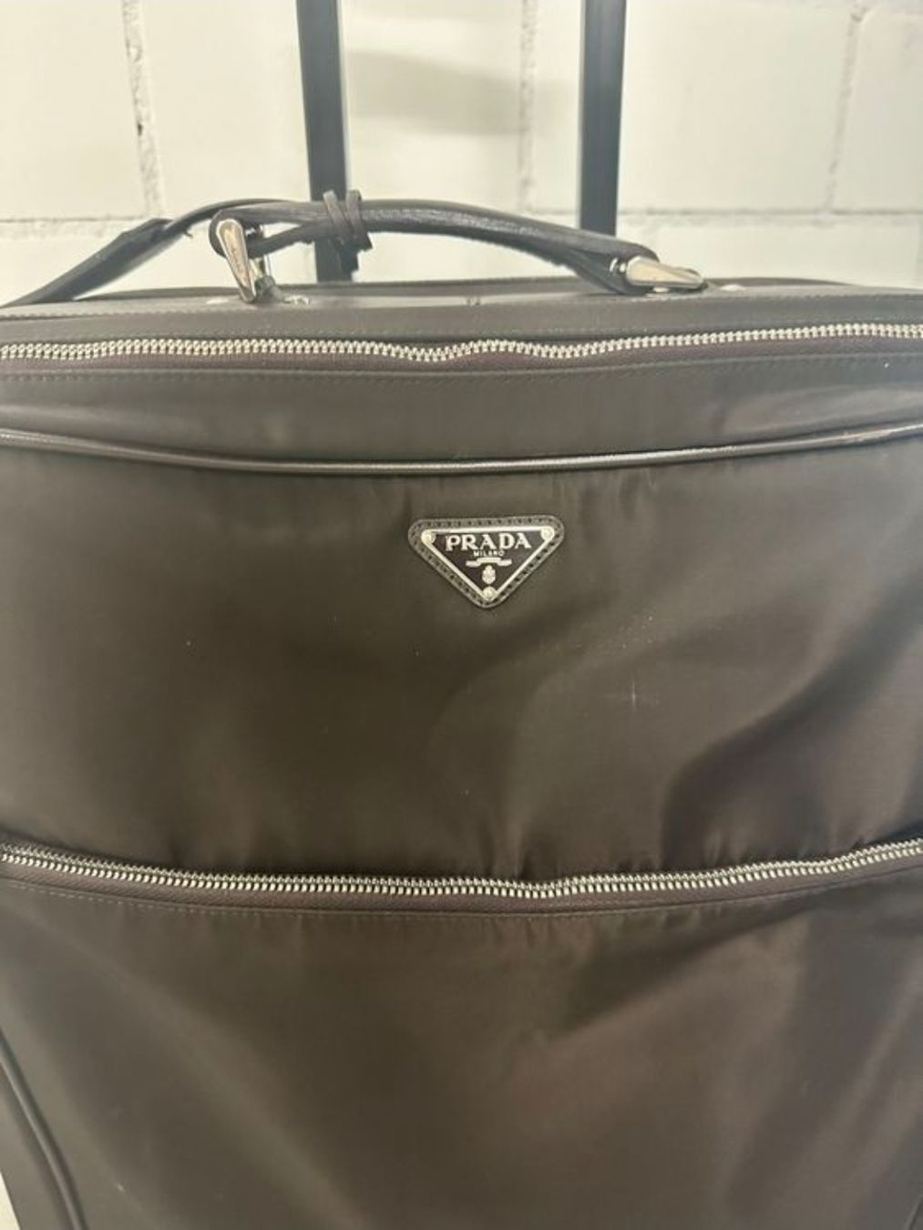 Prada Valigie: Prada Trolley Reise Koffer dunkelbraun – Usato da Allenwinden venduto da Babo2 1