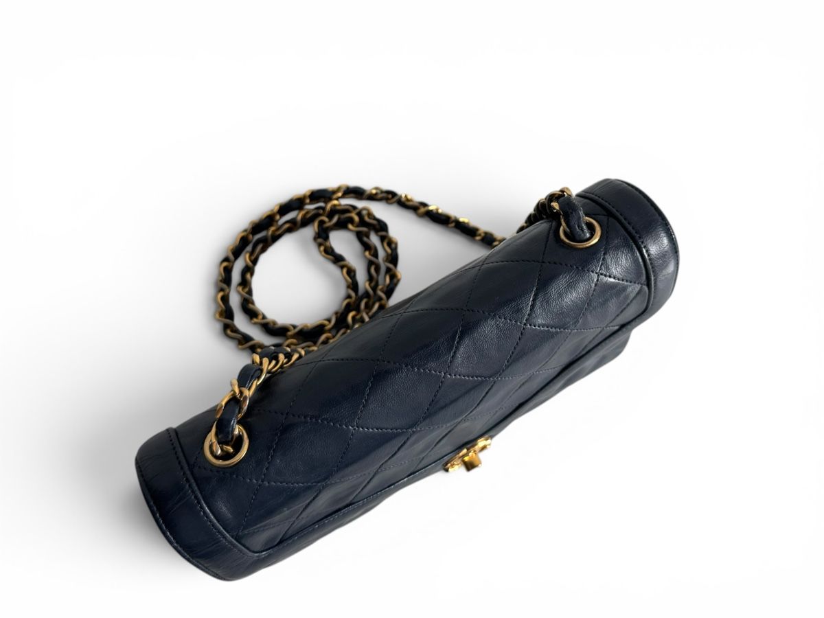 Chanel Borse da donna: CHANEL Lambskin Quilted Small Single Flap Tasche – Usato da Kriens venduto da hannaandkiko 2