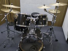 Studio Schlagzeug Pearl / Paiste Line / Hardcase Komplettset