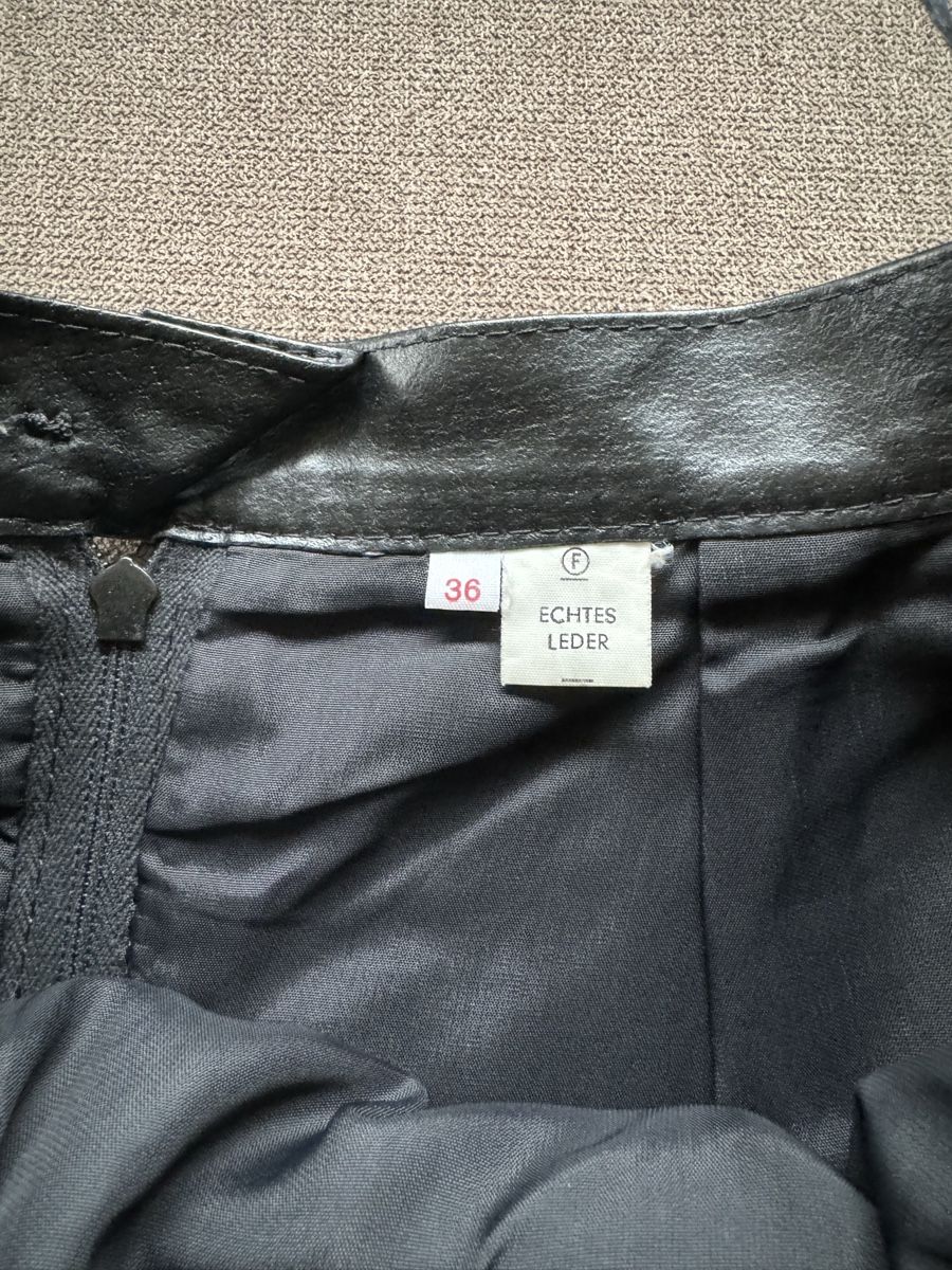 Gonne: Schwarzer Lederrock Gr. 36, echtes Leder, Vintage – Nuovo (secondo la descrizione) da Küttigen venduto da B-Man 2