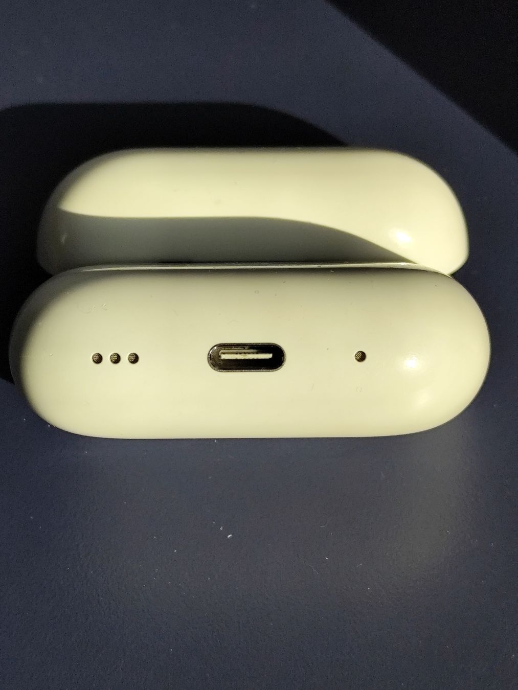 Apple Cuffie: AirPods Pro charging case – Usato da Biel/Bienne venduto da Pyuji 2