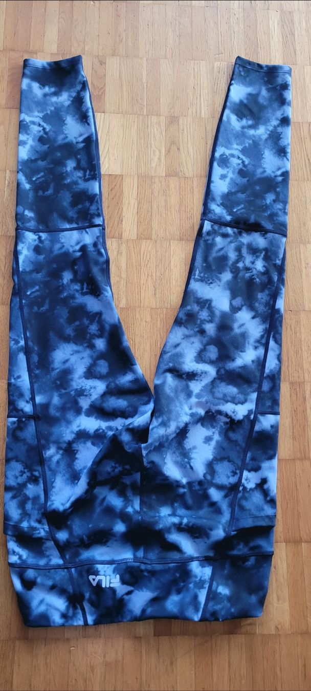 Fila Leggings: Fila Leggings, neu, Grösse M – Nuovo (secondo la descrizione) da Emmenbrücke venduto da gatasalvache 1