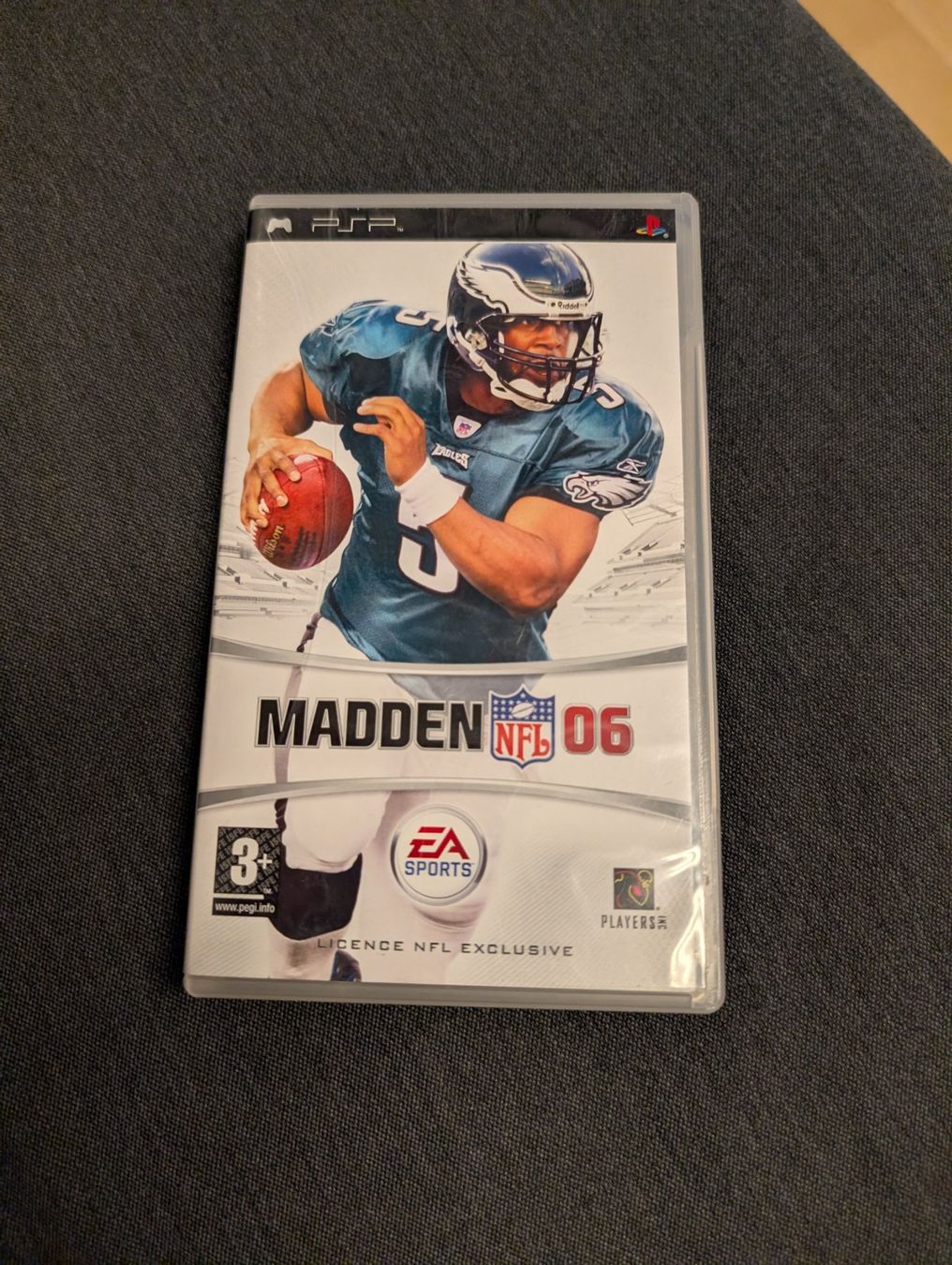 Jeux: Madden 06 Sony psp – D'occasion à Giubiasco par Tici__nerd_Giubiasco