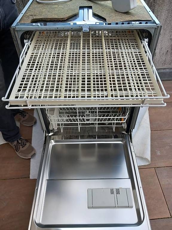 Machines à laver la vaisselle: Geschirrspüler Miele 55 cm – D'occasion à Grüsch par aconze 3