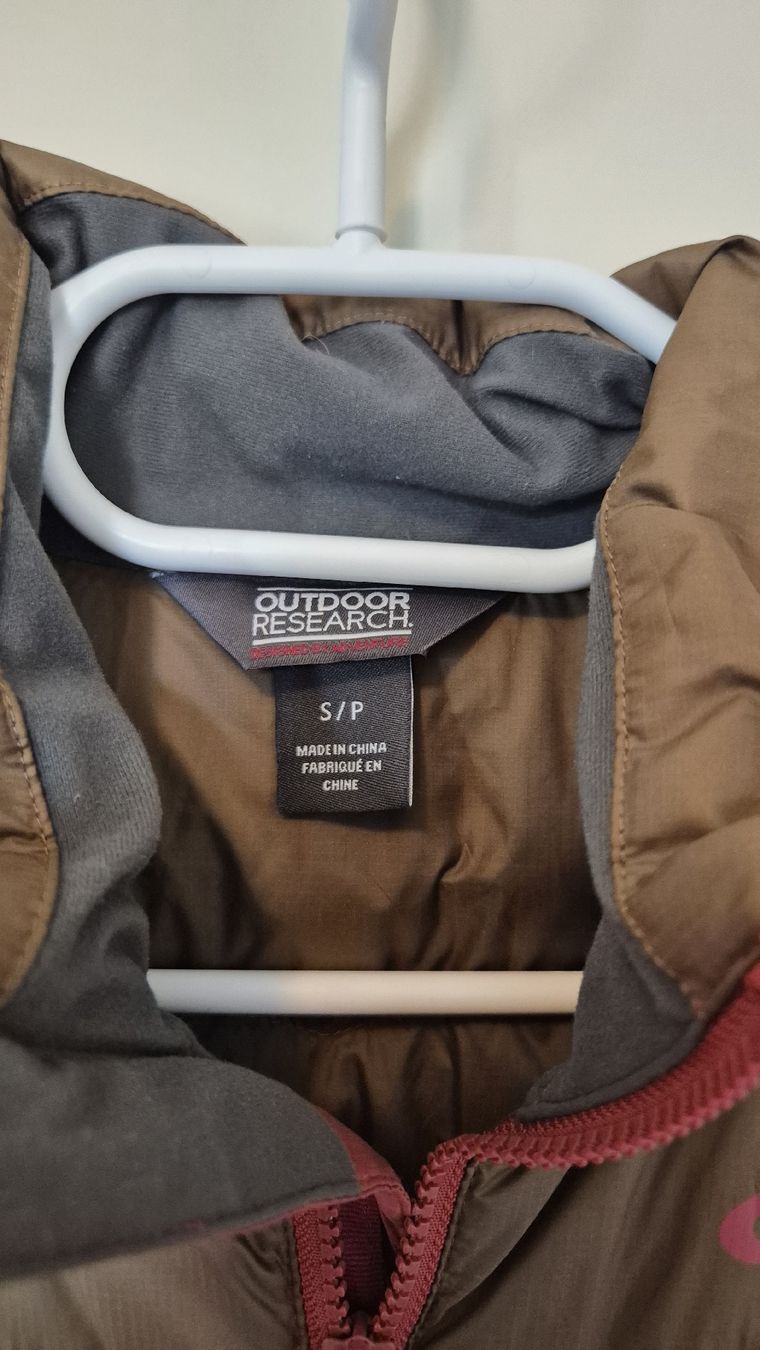 Gilets & Westen: Outdoor Research Daunenweste – Gebraucht aus Winterthur von surfer_le 1