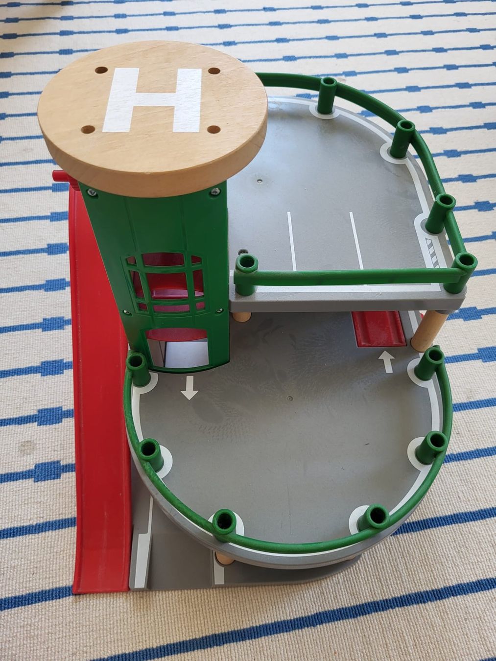 Brio Spielzeuge: Brio Parkhaus – Gebraucht aus Zürich von bertastrasse15
