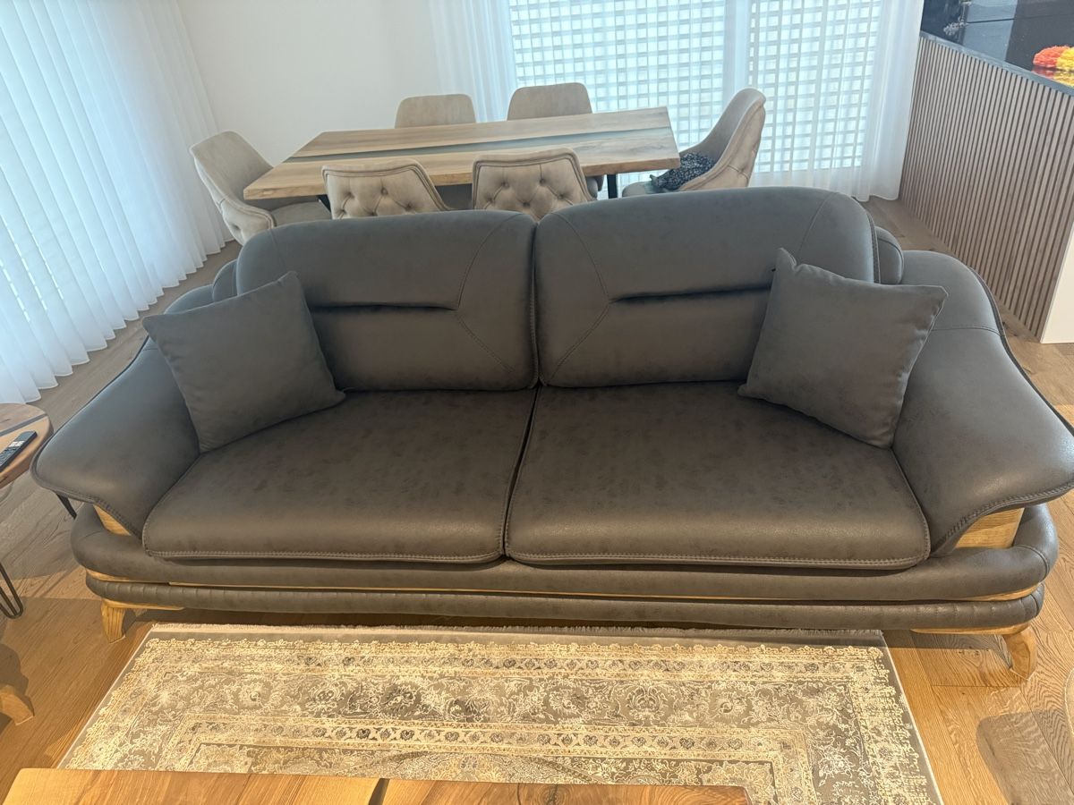 Sofas: Sofa und Esszimmerstühle – Neu (gemäss Beschreibung) aus Hallwil von kuj_6v7n 2