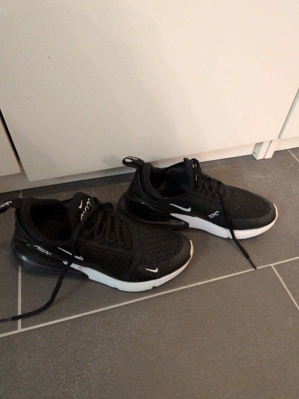 Nike Chaussures hommes: Nike Air 270 Gr. 40 – D'occasion à Untersiggenthal par Naomi4 1