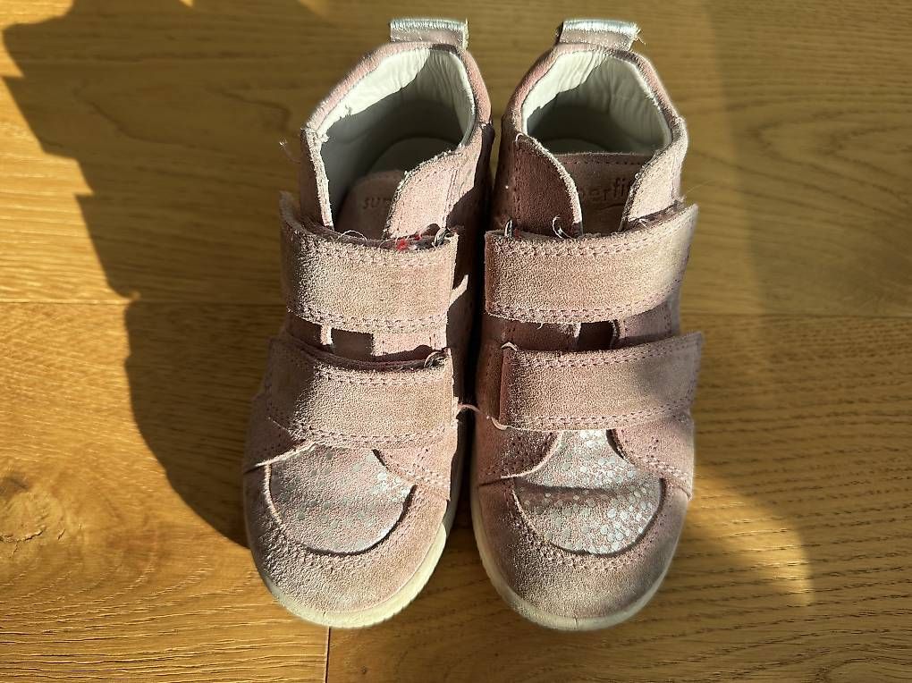 Chaussures filles: Superfit Schuhe Gr. 25 – D'occasion à Bottmingen par OliviaM06 2