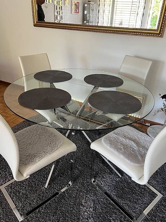Tavoli: Glas-Tisch inkl. 4 Stühle Möbel Ferrari – Usato da Dübendorf venduto da Jennifer27