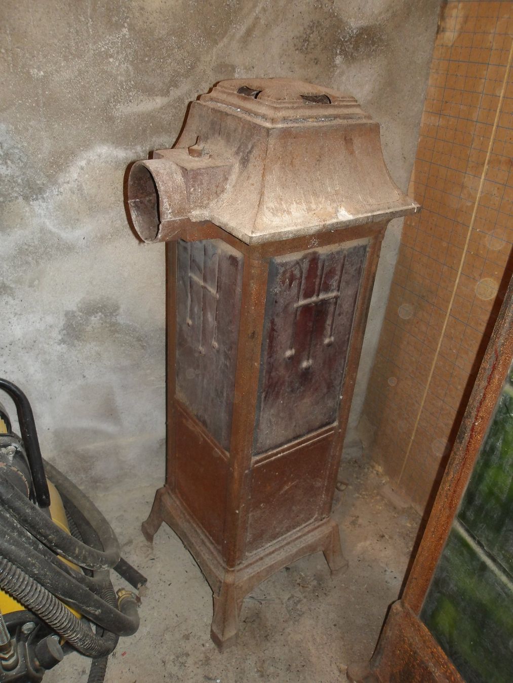 Altri mobili d'antiquariato: Ofen Antik – Difettoso da Füllinsdorf venduto da Ghori 3