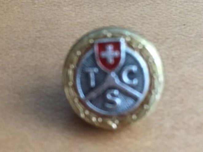 Spille & Fermagli: TCS Pin Brosche Hughenin – Usato da Lyss venduto da Punktum01