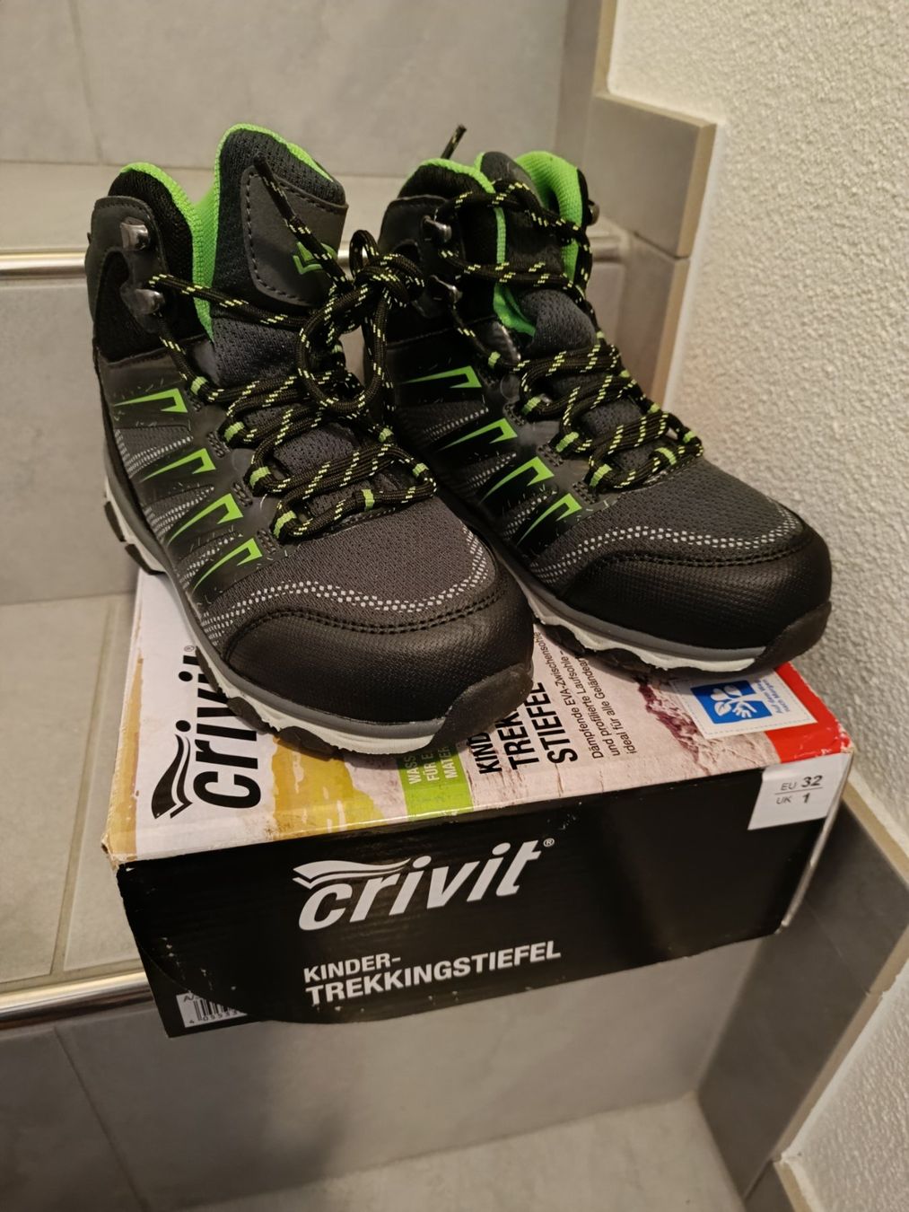 Schuhe für Jungen: Neue Trekkingstiefel 32 – Neu und originalverpackt aus Wohlen AG von Fabe3