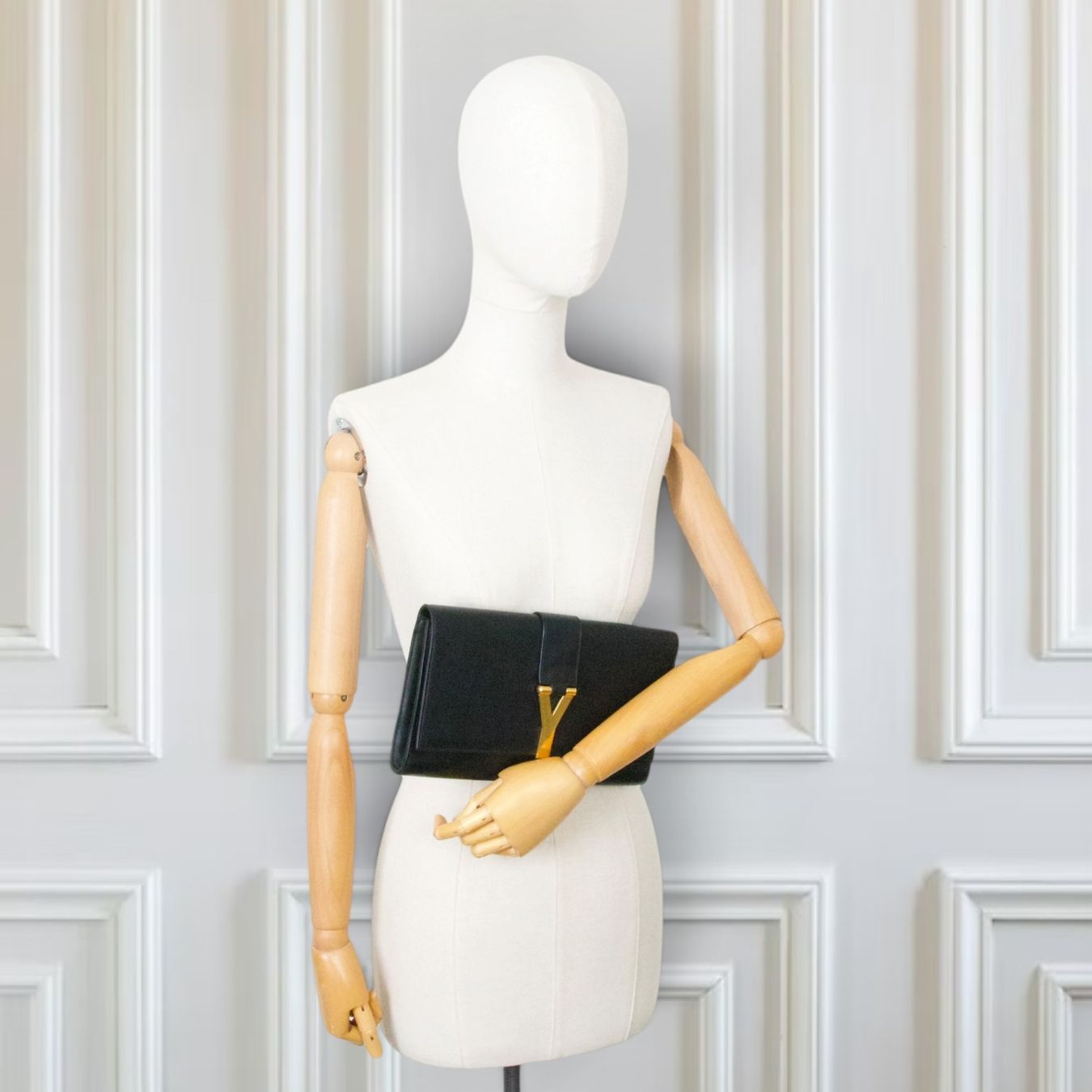 Saint Laurent Borse da donna: Saint Laurent Chyc Clutch schwarz – Usato da Binningen venduto da Designerlabels 1
