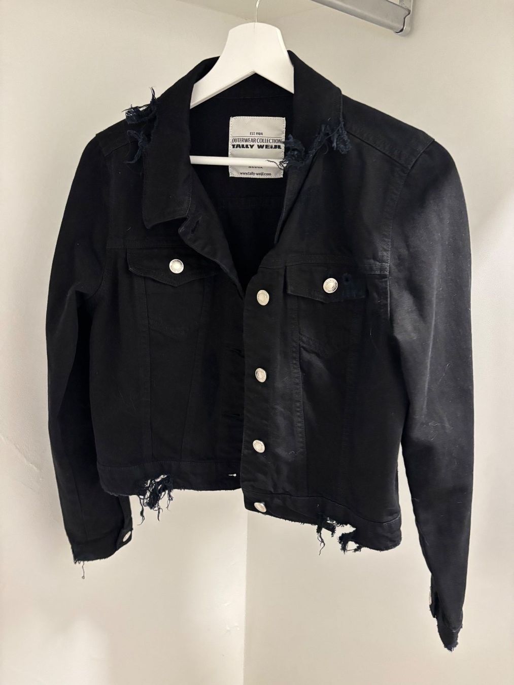 Jacken: Jeansjacke schwarz, Grösse 38 – Gebraucht aus Bünzen von noemi_3105