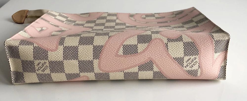 ❤️ Louis Vuitton Tahitienne Toiletry Pouch 26 7