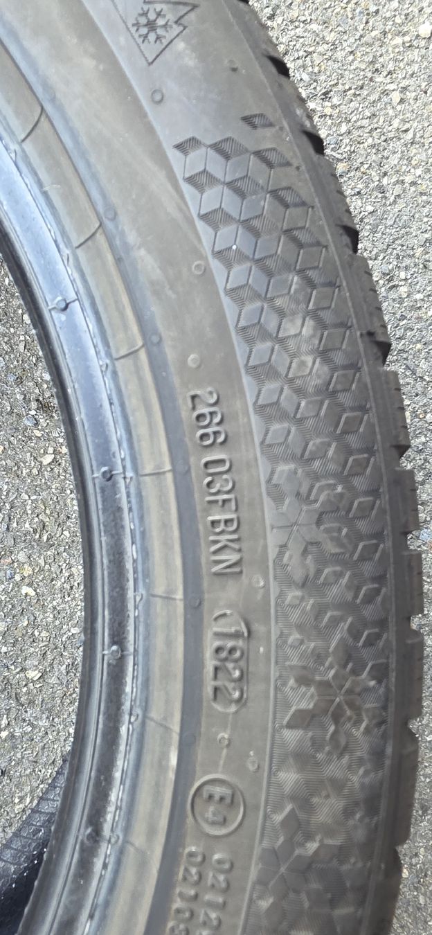 Continental Pneumatici & Ruote complete: Winterpneu 235/45/R18 M+S – Usato da herzogenbuchsee venduto da jamma01 2