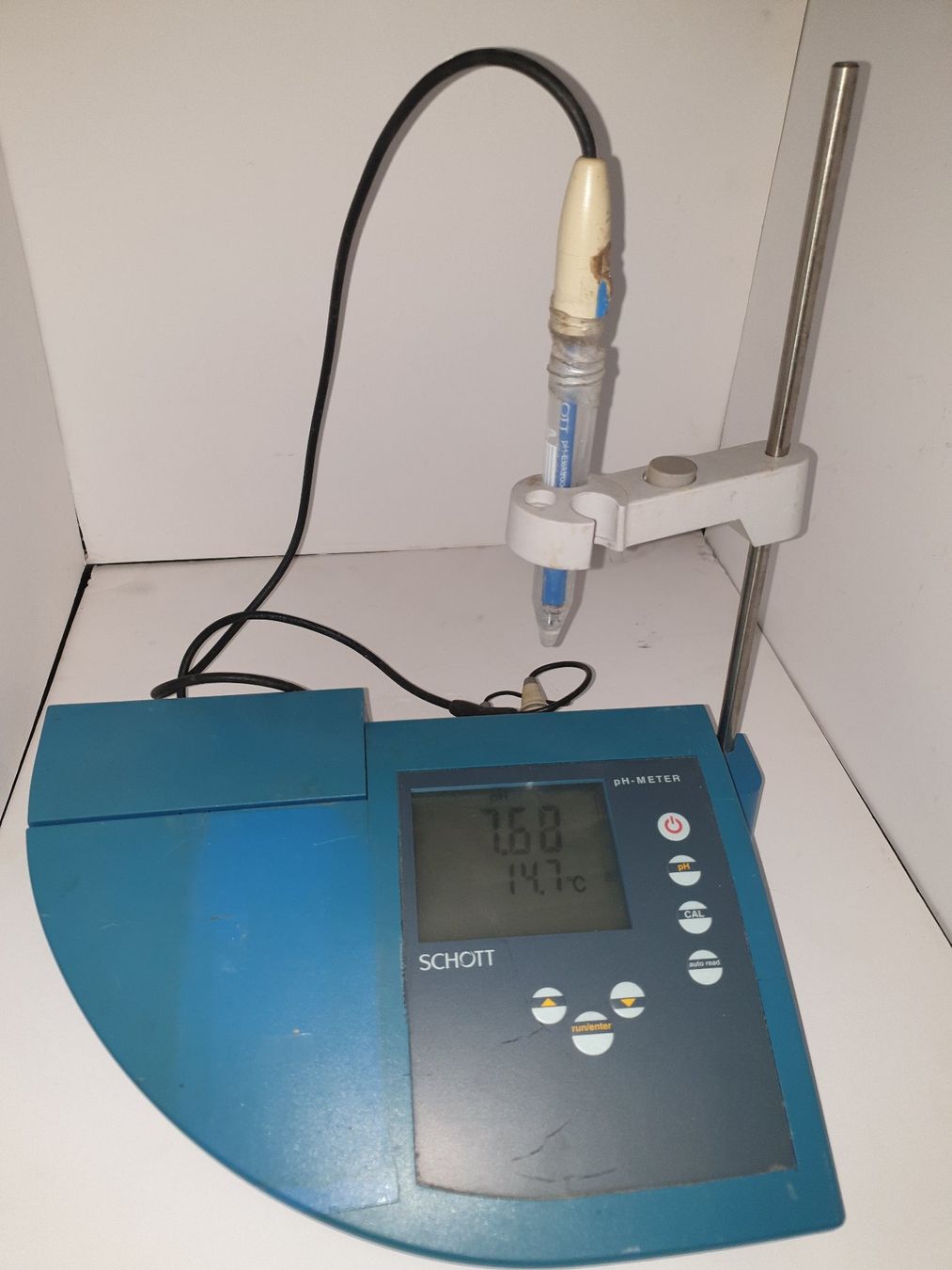 Accessori da laboratorio: Schott CG 842 pH- DC or battery power supply – Usato da Ecublens VD venduto da Netfinity
