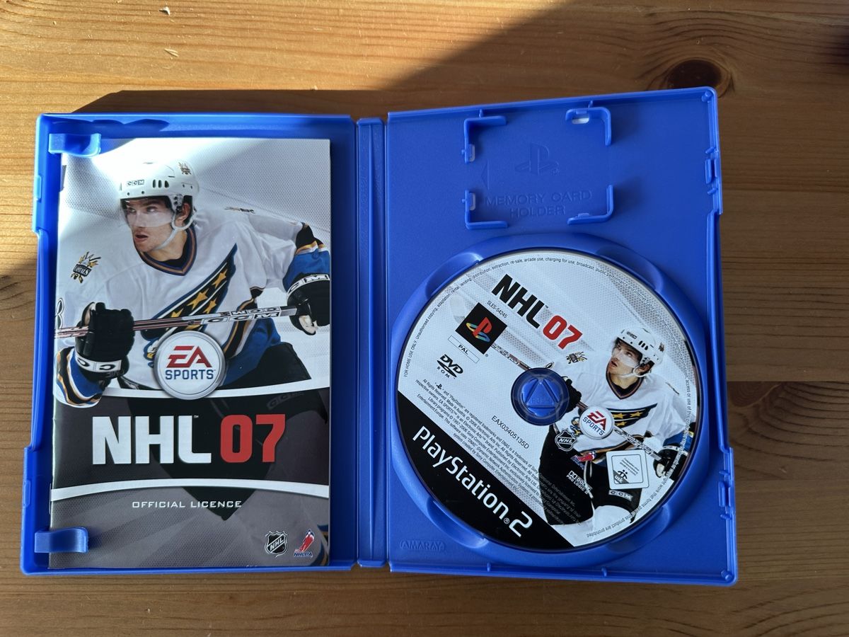 Sony Giochi: PS2 NHL 07 – Usato da Oberbuchsiten venduto da Rpv 2