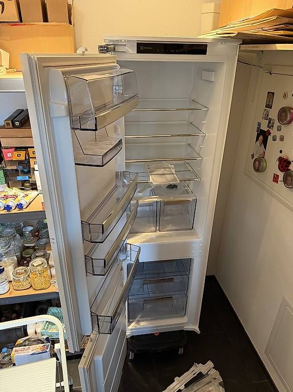 Electrolux Kühlschrank: Electrolux Einbau Kühlschrank mit Gefrierkobination – Gebraucht aus Uster von Sasisa