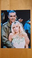 Kim Basinger, Original Autogramm auf Foto in Farbe