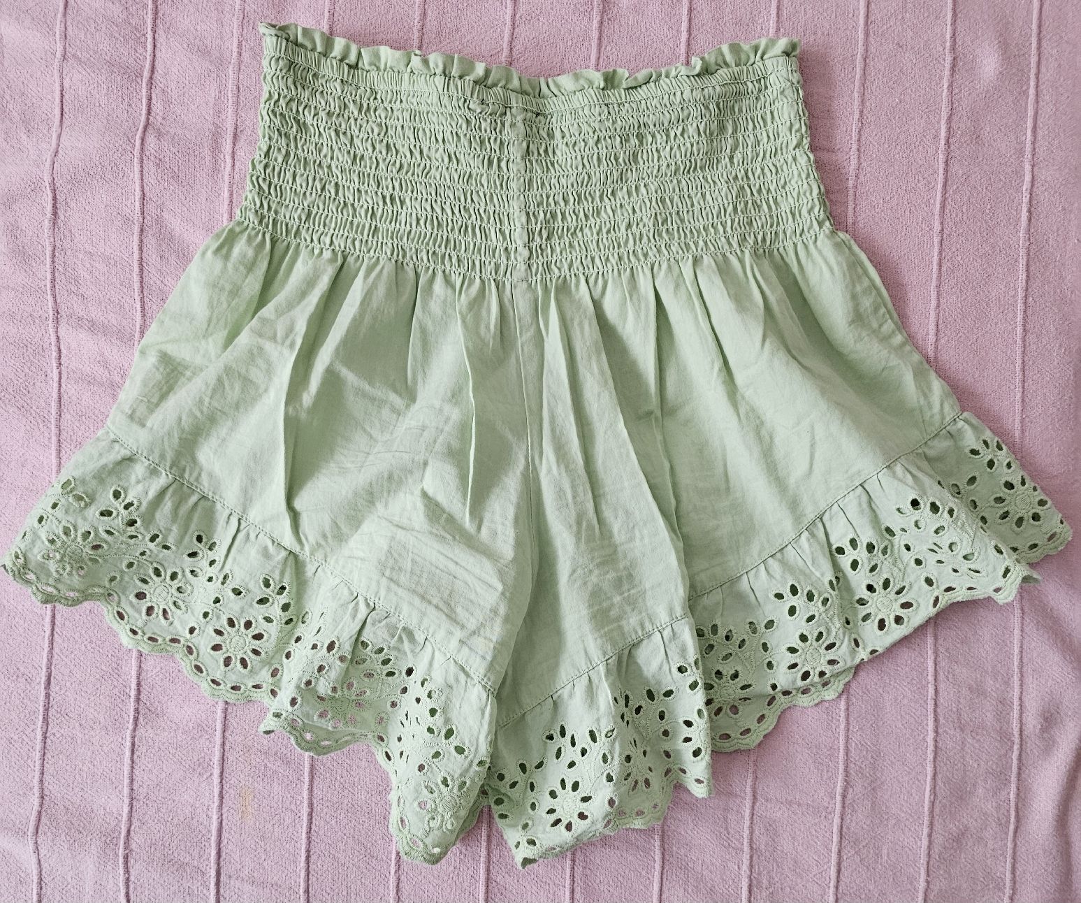 Bershka Pantaloni: Bershka Shorts – Usato da Steinmaur venduto da Kiki_m240
